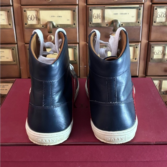 Bally - Picture 2 of 6